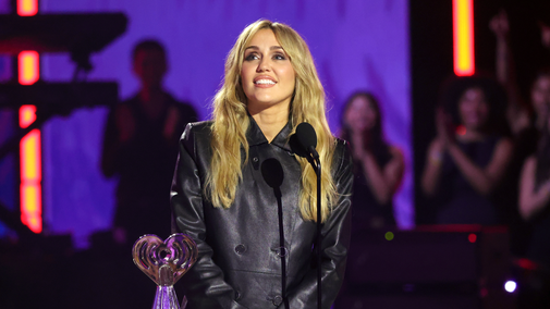 Oubliez Miley Cyrus, appelez-la désormais "Miley" pour son grand retour
