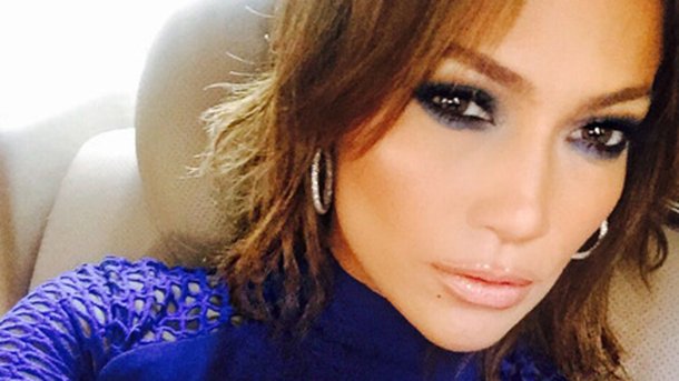 Jennifer Lopez : le selfie duck face en famille !