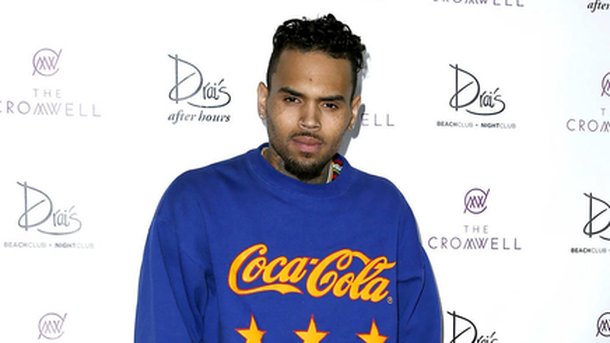 Chris Brown : retranché chez lui pendant 12 heures et encerclé par la police!