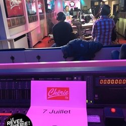 8 février 2016 - Le Réveil Chérie de Vincent Cerutti