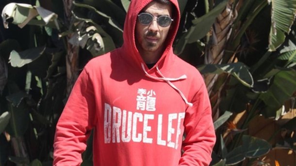 Joe Jonas : un nouveau shooting sexy!