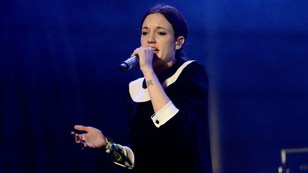 Jain: pourquoi chante-t-elle en anglais ?