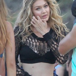 Gigi Hadid sur le tournage du nouveau clip de Calvin Harris à Malibu
