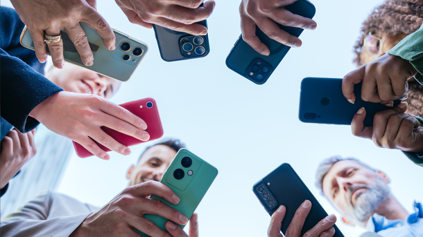 Les infos du Réveil Chérie : pourquoi les français n’ont pas trop la cote en ce moment sur les réseaux sociaux