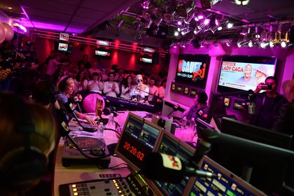 Lady Gaga en interview exclusive chez Cauet sur NRJ !