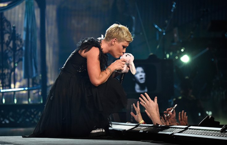 Pink débute sa tournée Beautiful Trauma Tour