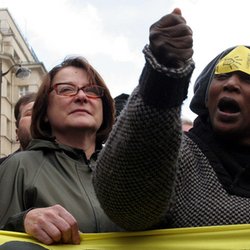 josiane balasko avec les sans papiers