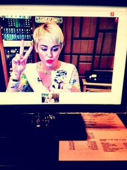 Miley Cyrus :  je suis prête pour un chat avec @iamwill