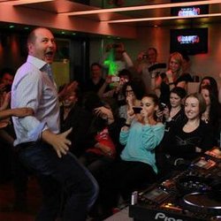 Jeudi 18 octobre avec Amel Bent et le Dj Michael Canitrot