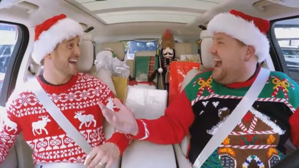 Shawn Mendes, Ariana Grande, Cardi B : découvrez le Carpool Karaoké de Noël!
