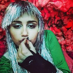 Miley Cyrus: da coolest place on da planet
