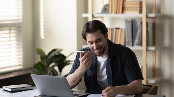 Les infos du Réveil Chérie : Les profs innovent pour corriger les devoirs de vos enfants !