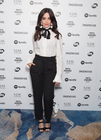Camila Cabello : le look féminin-masculin lui va si bien