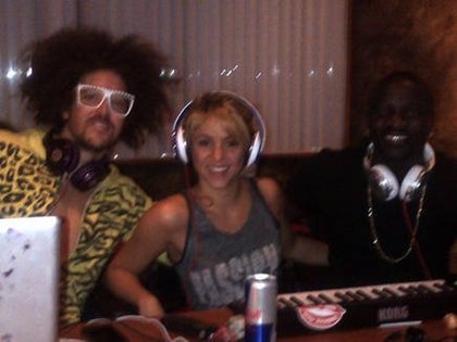 Shakira, LMFAO, Akon et RedOne s'éclatent en studio