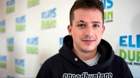 Charlie Puth tease son nouveau hit «Girlfriend»