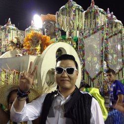 Psy: Je quitte le Brésil...Je n'en reviens pas de votre énergie et passion !!! Je reviendrai! lol 