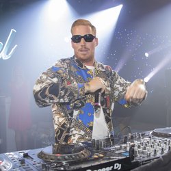Hugel - 7ème cérémonie des NRJ DJ AWARDS