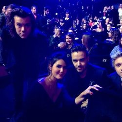 Joyce Jonathan : Avec les @onedirection au palais des festivals de Cannes! #NMA #NIALL 