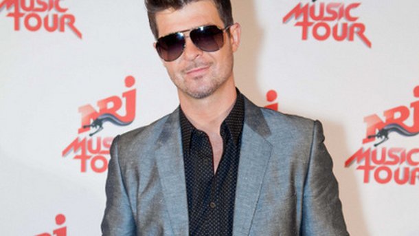 Robin Thicke : toujours premier avec « Blurred Lines »