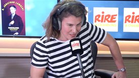 Elsa Barrère à Jonathan Lambert : "Pour me présenter : ... je suis souvent vénère. Je me demande si je ne suis pas bipolaire. Mais non, car les bipolaires sont vénères la moitié du temps. Moi je suis vénère tout le temps. Je suis polaire !"