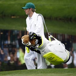 Niall Horan sur un parcours de golf