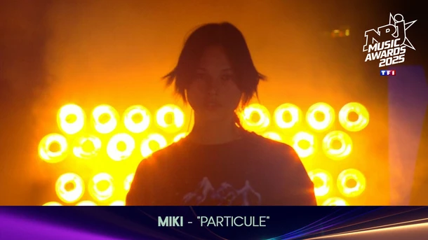Miki performe sur "Particule"