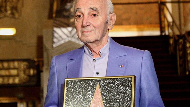 De Patrick Bruel à Louane, les artistes rendent hommage au grand Charles Aznavour