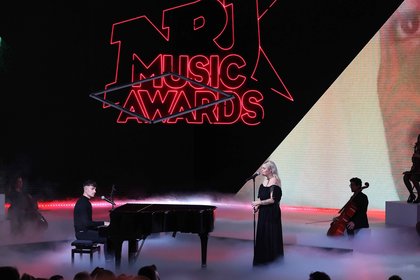 Louane et son compagnon - Cérémonie des NRJ Music Awards 2021
