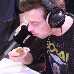 Emission du 20 décembre 2013 avec Kev Adams et l'équipe de SODA