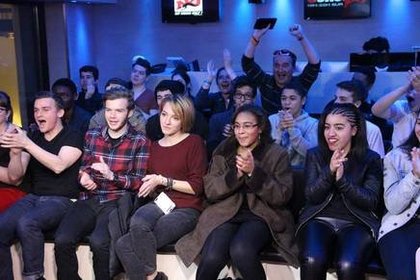 Lundi 9 Mars 2015 Cauet fête la journée de la femme