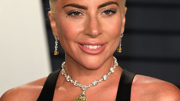 Lady Gaga : son collier Tiffany de 128 carats fait fureur aux Oscars