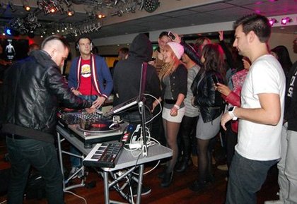 Jeudi 6 Décembre avec DJ D-Bass