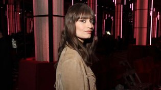 "Nue" : quand Clara Luciani se joue de son image en chanson