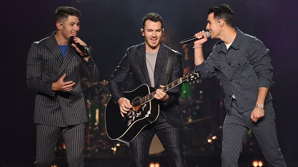 Jonas Brothers : un an après leur retour, ils s’adressent à leurs fans