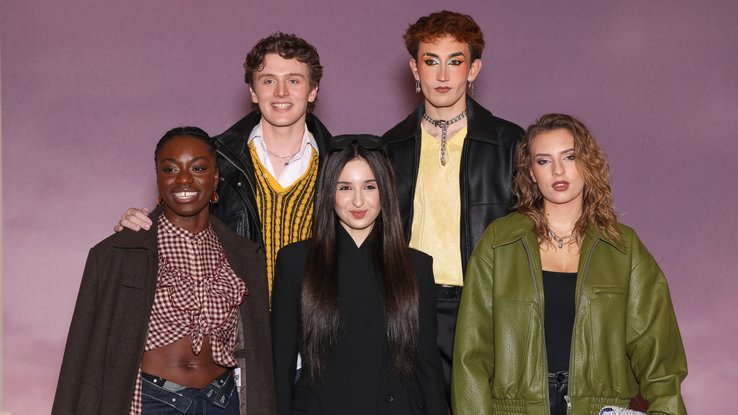 Bastiaan, Victor, Sarah, Ambre, Léa, Star Academy 2025 / AVP "Britgerton" Netflix Paris
