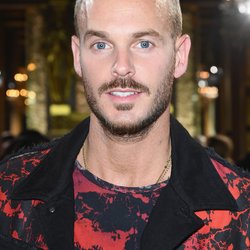 M. Pokora : barbe de trois jours ou barbe fournie, tout lui va