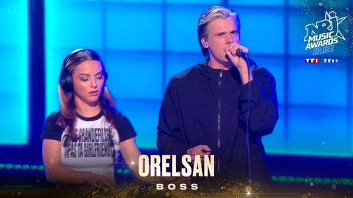 Orelsan livre une prestation acrobatique sur “Boss” aux NRJ Music Awards