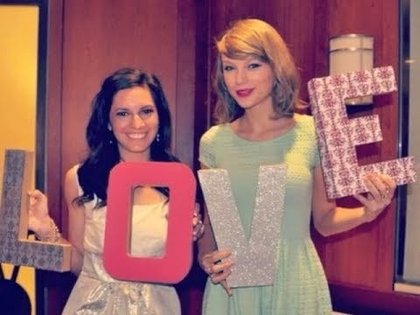 Taylor Swift Surprising Gena