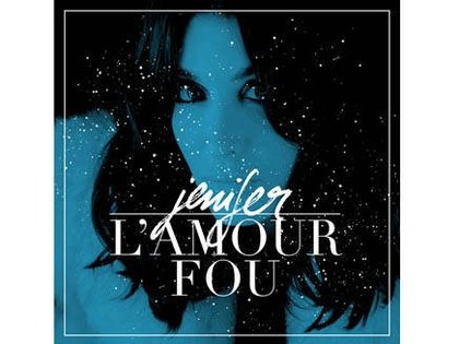 Jenifer file le parfait amour dans son nouveau single