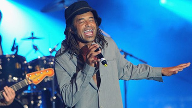Yannick Noah chante pour les prisonniers
