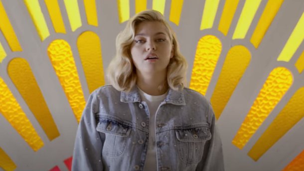 Louane : découvrez son nouveau single “Poésie Indécise”