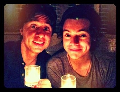 Zach Braff: Diner romantique aux chandelles avec mon meilleur pote @Harry_Styles au Mermaid Oyster Bar à NYC