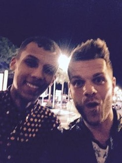 Keen'V @KeenvOfficiel  •  14 déc.  Une petite dernière avec le maestro @Stromae 