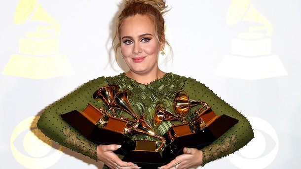 Adele: la chanteuse a empoché 67 000 euros par jour en 2018!