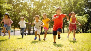 Les infos du Réveil Chérie : Un enfant rit en moyenne 300 fois par jour !
