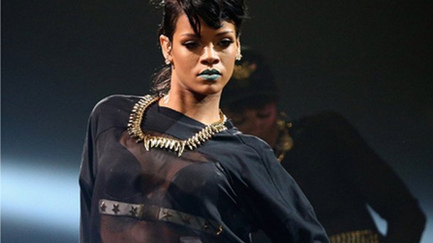Rihanna : son duo avec Eminem arrive bientôt !