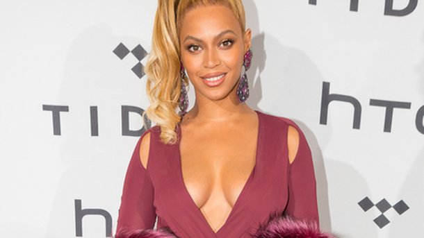 Beyoncé voit la vie en rouge!