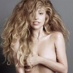 Lady Gaga pose nue et sans maquillage pour V Magazine