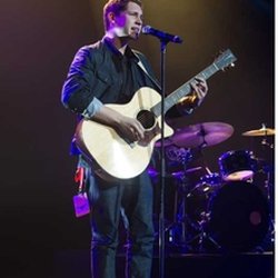 Cris Cab @ NRJ Music Tour de Paris