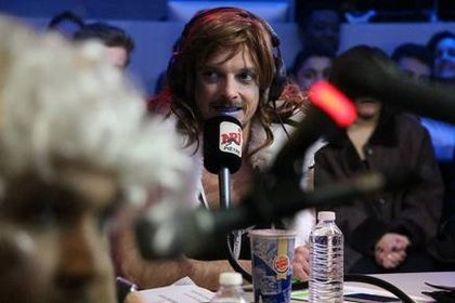Lundi 9 Mars 2015 Cauet fête la journée de la femme